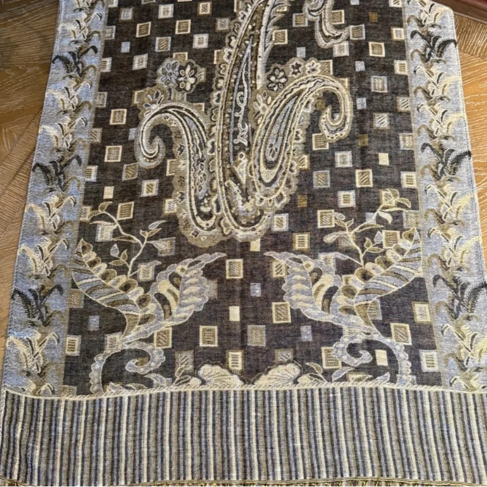 Pashmina Scarf with Paisley Black and Gold, Tassles Cashmere and Silk